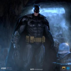 Iron Studios Deluxe DC Comics Batman Unleashed Art 1:10 Scale Statue